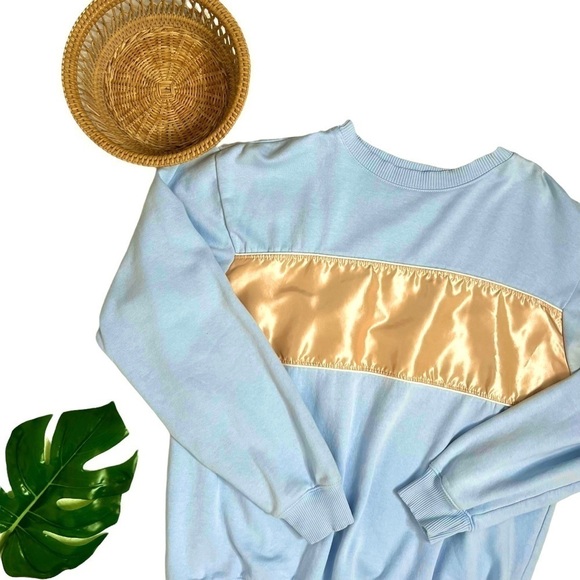 Urban Outfitters Blue Rose Gold Color blocked Crew Neck Sweatshirt Size Medium - Picture 3 of 12